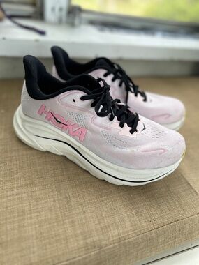 Hoka One One Clifton 10 Women's Light Pink and Black Running Shoes
